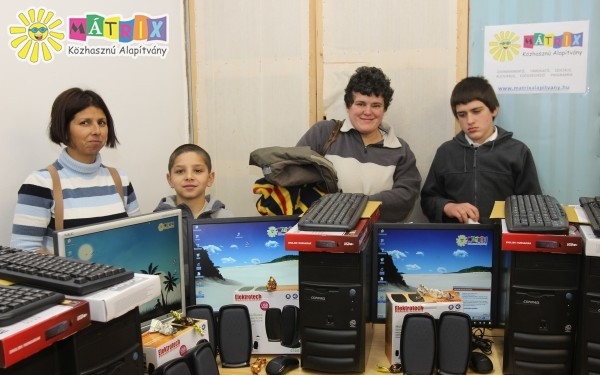 Számítógépet kapnak tehetséges gyerekek - Számítógép Álom 2014.