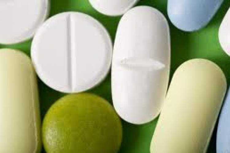 Csökkennek a gyógyszerárak októbertől