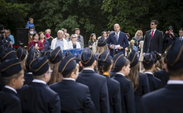 Gyermekvasutasokat avattak pénteken