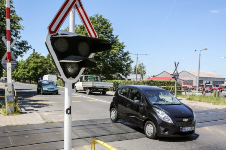 Nagyszabású ellenőrzést tart a MÁV és a rendőrség a vasúti átjárókban