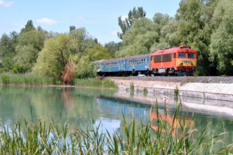 Ősszel is Balaton – a vasúton is