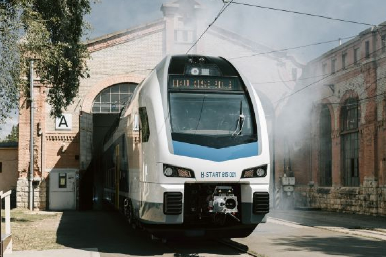 KIGÖRDÜLT AZ ELSŐ KISS-MOTORVONAT, Az első szerelvények 2020 elején állhatnak forgalomba