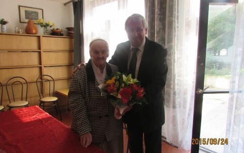 90. születésnapján köszöntötte Tóth Sándornét dr. Kószó Péter alpolgármester