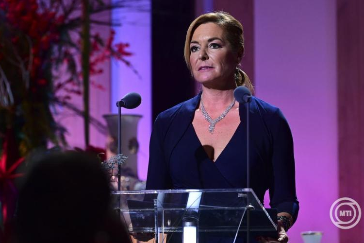 Erkölcsi iránytű, tiszta gondolkodás és állhatatos szív - jellemezte Vitályos Eszter a közmédiát