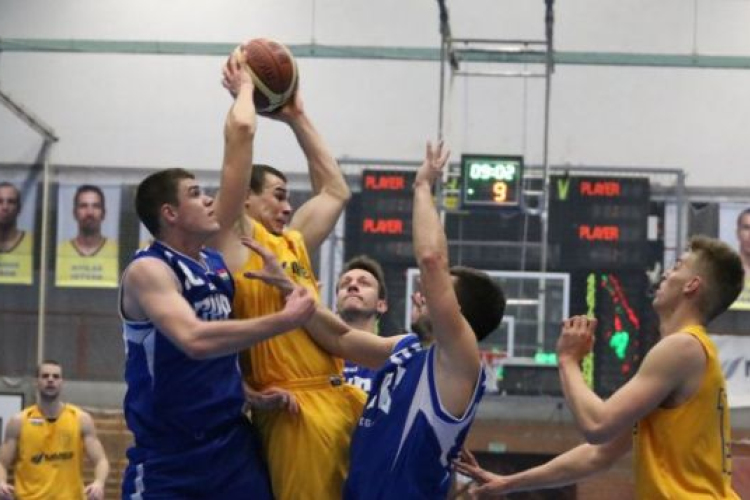 A HETEDIK HELYÉRT JÁTSZHAT A KOSÁRSULI