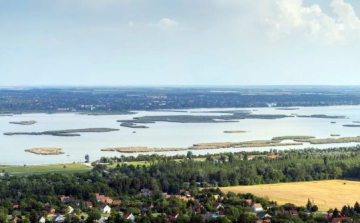 Lesz-e strandszezon a Velencei-tónál?