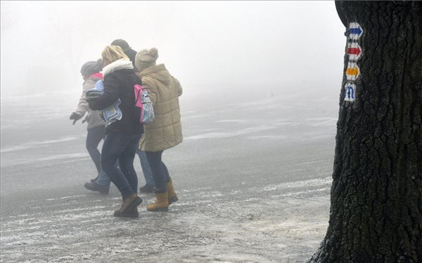 További ónos esőre figyelmeztet a meteorológia