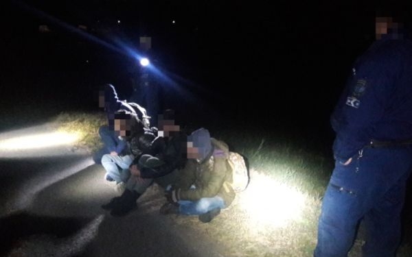 Öt illegális migránst tartóztattak fel Csongrád megyében