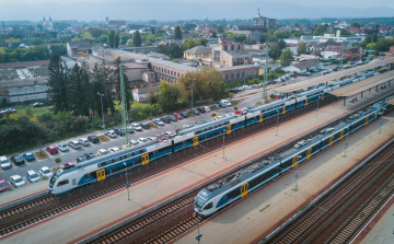 December 13-tól már hét emeletes vonat közlekedik az elővárosi forgalomban