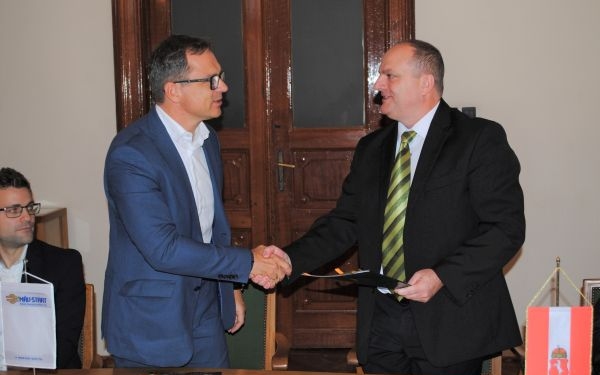 Együttműködési megállapodást kötött a MÁV-START és a Kecskeméti Közlekedési Központ