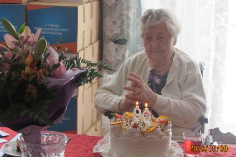 90 éves korában köszöntötték Lindeisz Györgyné Ilona nénit