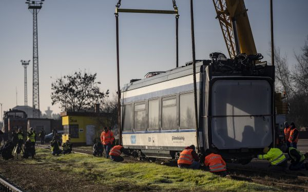 Magyarországon az első tram-train!