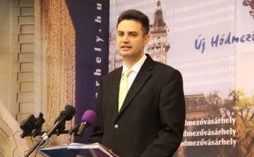 Márki-Zay Péter polgármester a hétfői közgyűlésről tartott beszámolót