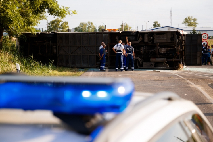 Őrizetbe vették az ittasan balesetet okozó busz sofőrjét