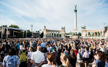 Hódmezővásárhely, Apátfalva és Kecskemét fiataljai táncolnak együtt a világhírű Fesztiválzenekarral