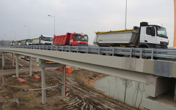 Megkezdődött a vásárhelyi elkerülő körhíd próbaterhelése