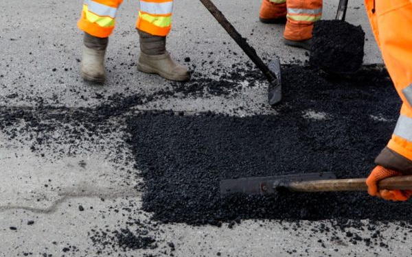 Hétfőtől indul a kátyúzás