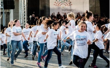 5 régióban 500 hátrányos helyzetű fiatalt táncoltatott meg a BFZ