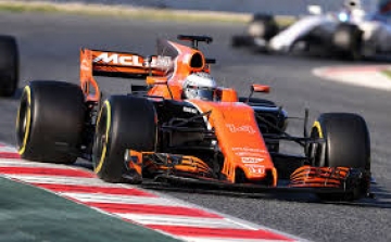 A McLaren Renault-ra, a Torro Rosso Hondára vált