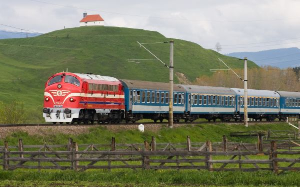 Nohab mozdonnyal, étkezőkocsival a Balatonhoz