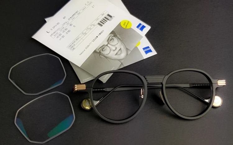 Orvos és ápoló – stílusos új szemüvegben nézhet szembe a koronavírussal!