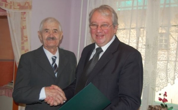Labádi Bálintot 90. születésnapján köszöntötte Koszó Péter alpolgármester
