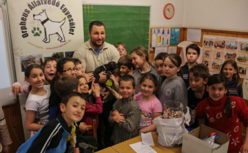 Föld Napoztak az állatvédők