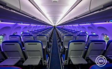 Gyerekcsíny miatt vadászgépeket riasztottak Izraelben a Wizzair londoni járatához