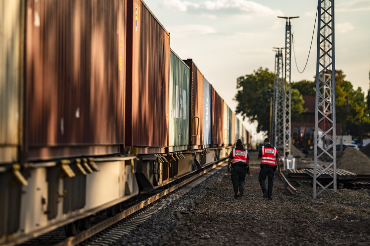 Megindult a vasúti teherforgalom a Szeged, Röszke és az országhatár között