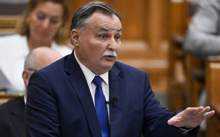 Hőség - Gajdos László: érezhetően csökkent a vízfogyasztás Szentendrén a takarékossági felhívás nyomán