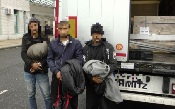 Három afgán határsértő egy szerb kamionban
