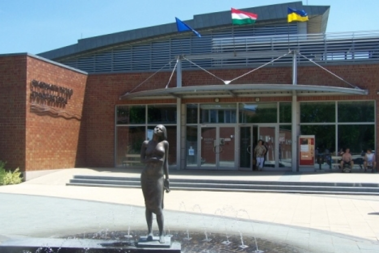 Élményfürdő átadó