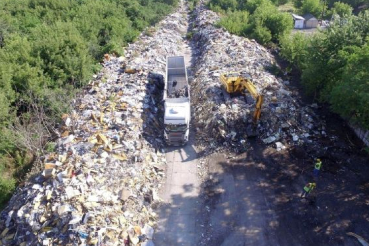 A MÁV elszállítatta az illegális hulladékot a Rákospatak utcai területéről