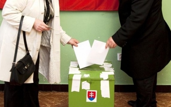 Középfokú végzettséghez kötik a polgármesterséget Szlovákiában