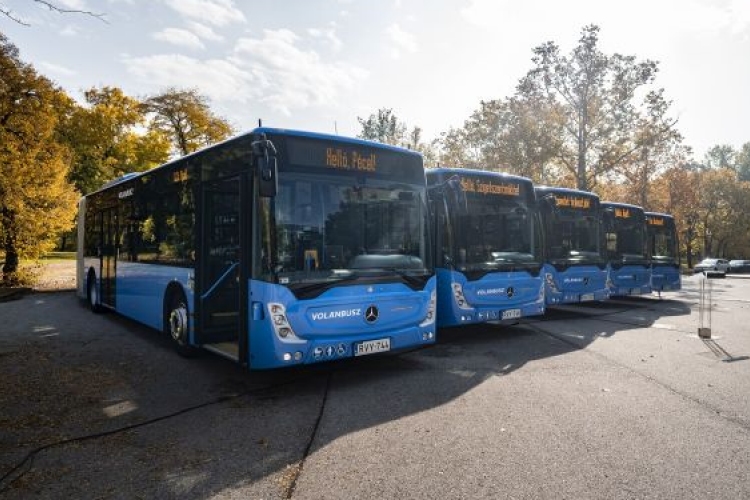 Új buszok a fővárosi és elővárosi közlekedésben