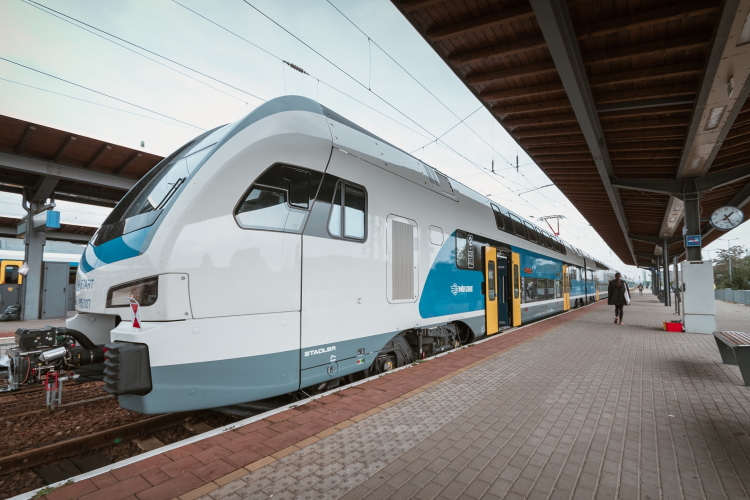 November 30-ától már hat emeletes vonat szállítja az utasokat az elővárosi forgalomban