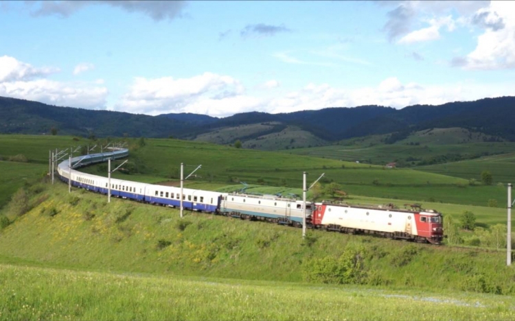 Három nemzetközi és több belföldi vonattal is utazhatnak a missziós zarándokok idén