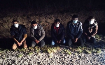 Illegális migránsokat tartóztattak fel a rendőrök Csongrád megyében