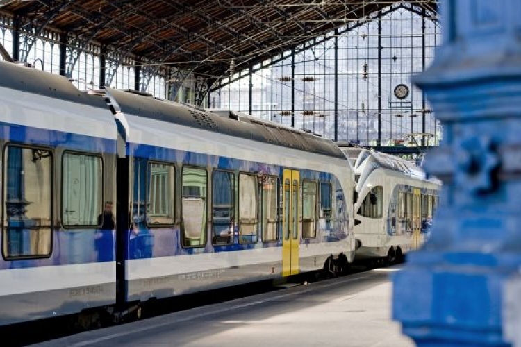 Már villamos motorvonatok közlekednek a Budapest–Esztergom vonalon