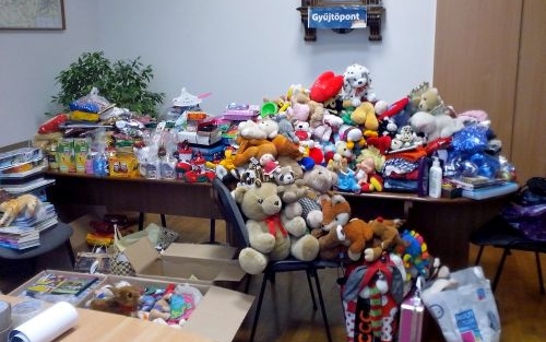 Több mint 500 száz doboznyi ajándékot gyűjtöttek a vasutasok kollégáik gyermekeinek