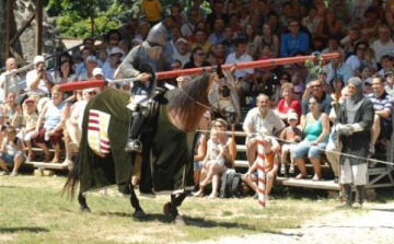 Vasúti utazási kedvezmény a Visegrádi Palotajátékokra