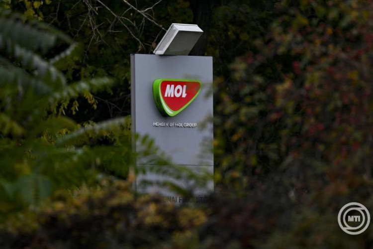 Mol: megérkeztek Ukrajnába a Barátság vezetéken az újraindulás utáni első kőolajszállítmányok