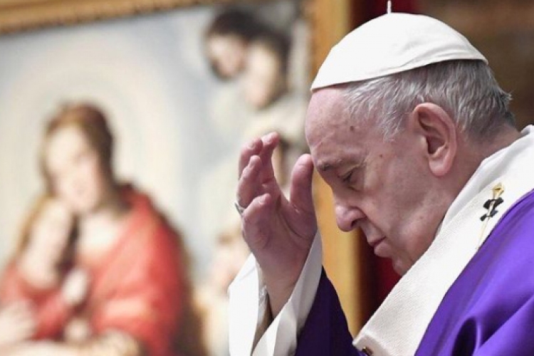 Ferenc pápa korábban mutatja be a misét szenteste