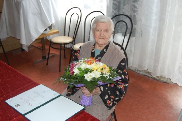 Kovács Jánosné Julianna nénit 90. születésnapján köszöntötték