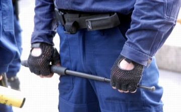 Rendőri vezetők pere - Szabadfi: a kormányfő a tévészékház megvédését várta el a rendőrségtől