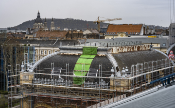 A szeptemberi tanévkezdésre birtokba vehetik az utasok a Nyugati pályaudvar felújított vágánycsarnokát