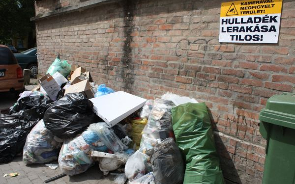 Illegális szemétlerakó lett a Szegfű utca
