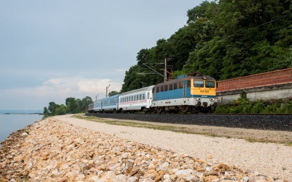 Budapest–Zágráb között vasúton kényelmesen utazhatnak a nyári főszezonban