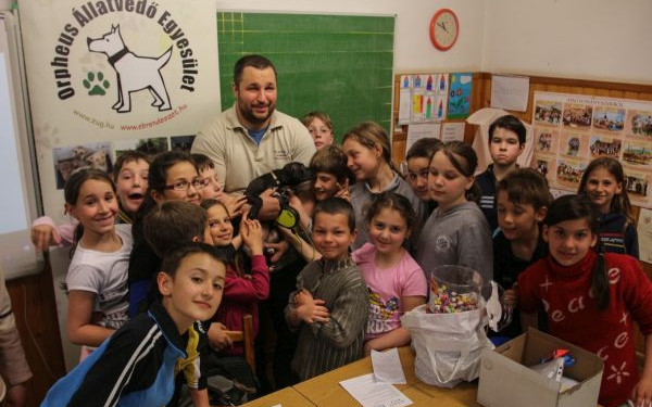 Föld Napoztak az állatvédők