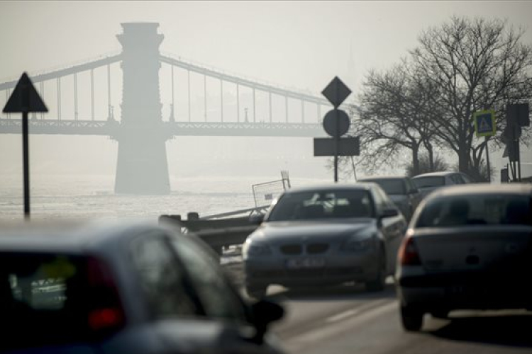 Itt az ónos eső és a hó, de a levegő tisztul